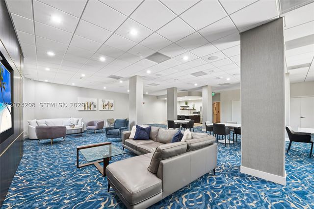 90 Edgewater Dr PH11, Coral Gables, FL 33133
