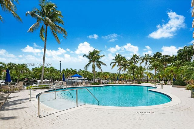 90 Edgewater Dr PH11, Coral Gables, FL 33133