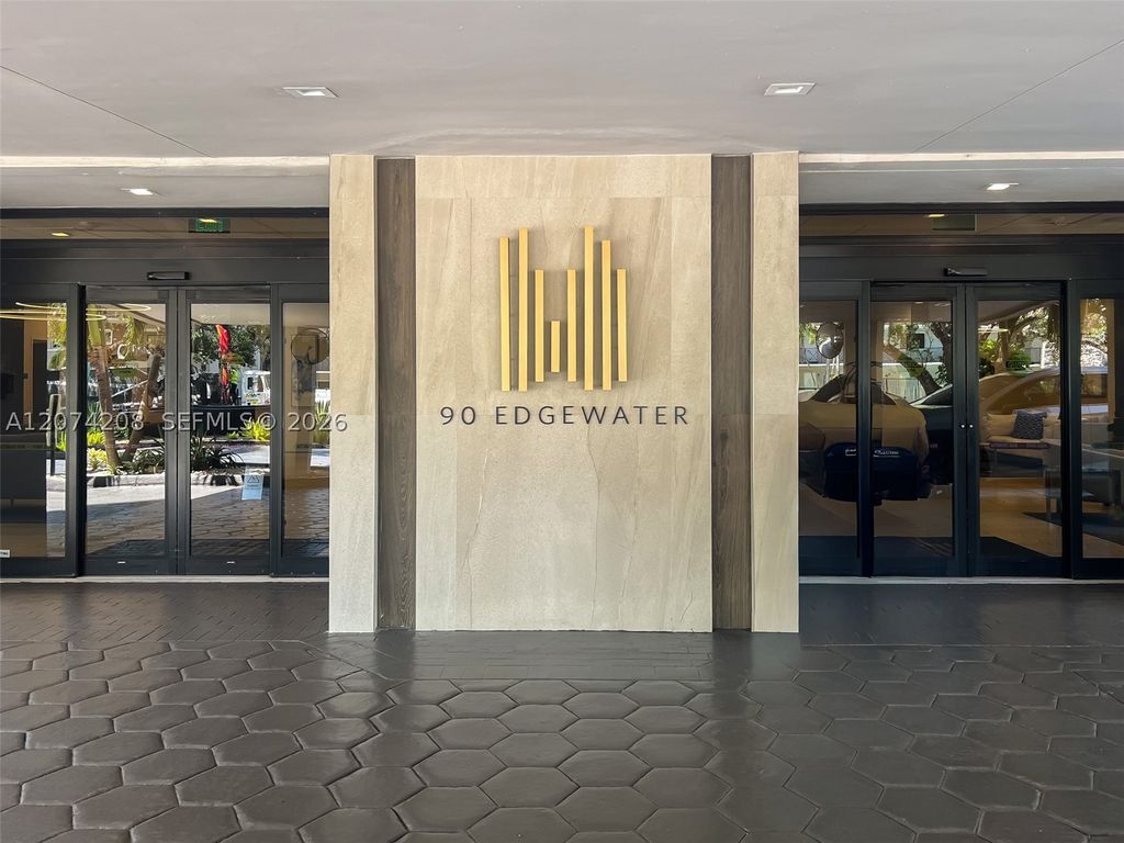 90 Edgewater Dr PH11, Coral Gables, FL 33133