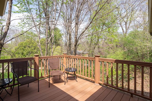 8 Briarwood Lane, Rock Island, IL 61201