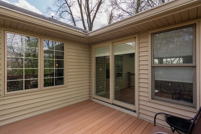 8 Briarwood Lane, Rock Island, IL 61201