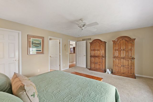 8 Briarwood Lane, Rock Island, IL 61201