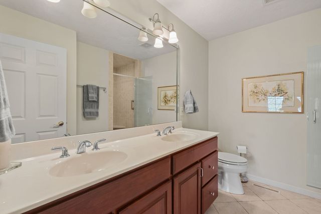 8 Briarwood Lane, Rock Island, IL 61201