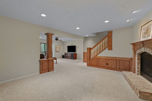 8 Briarwood Lane, Rock Island, IL 61201