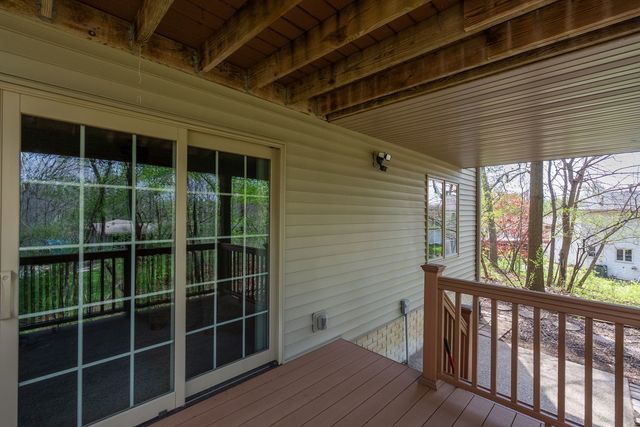 8 Briarwood Lane, Rock Island, IL 61201