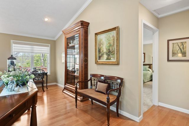 8 Briarwood Lane, Rock Island, IL 61201