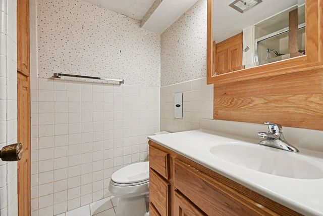 940 Ridgeland Avenue, Mundelein, IL 60060