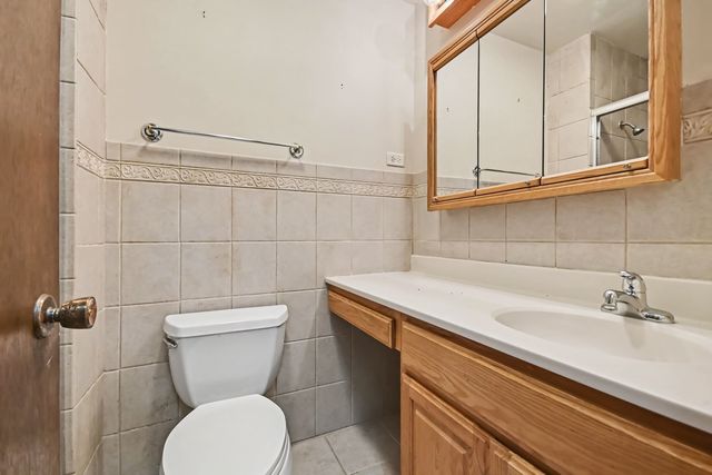940 Ridgeland Avenue, Mundelein, IL 60060