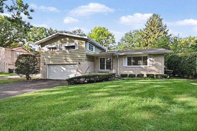 940 Ridgeland Avenue, Mundelein, IL 60060