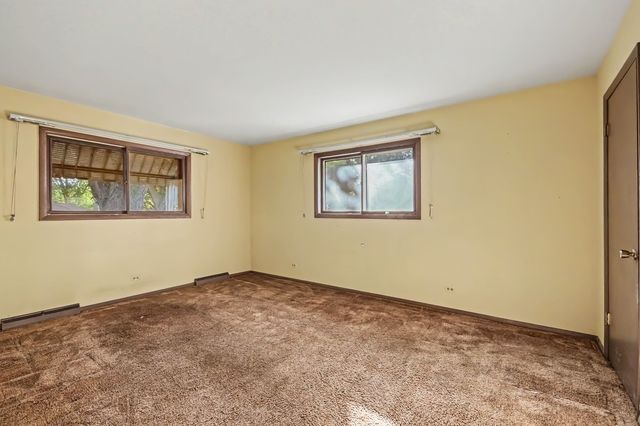 940 Ridgeland Avenue, Mundelein, IL 60060