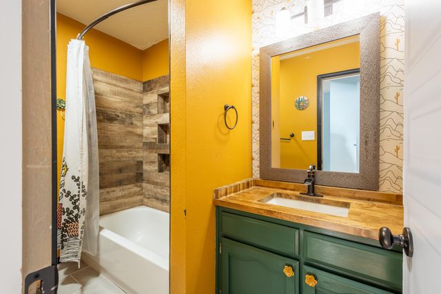 2901 Bright Star Drive NW, Albuquerque, NM 87120