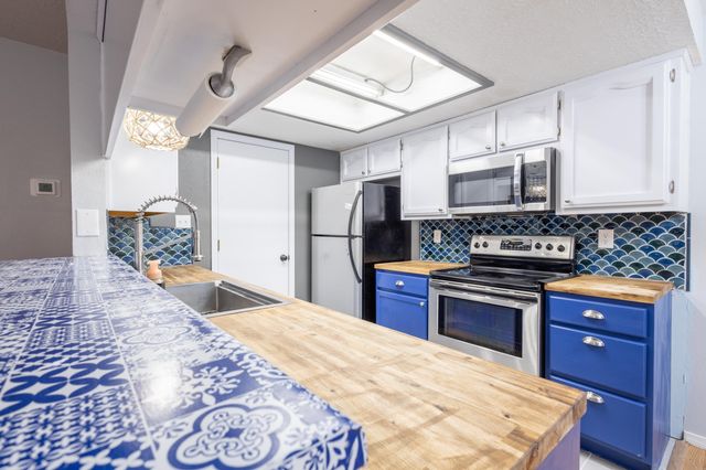 2901 Bright Star Drive NW, Albuquerque, NM 87120