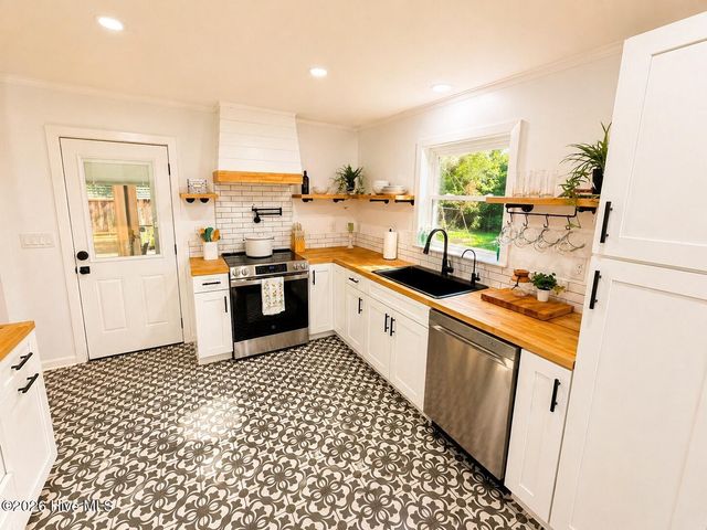 34 Holland Drive, Castle Hayne, NC 28429