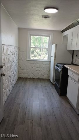 1234 E 61st Street, Cleveland, OH 44103