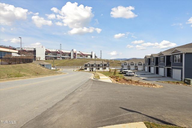 115 Raceday Center Drive, F-4, Bristol, TN 37620