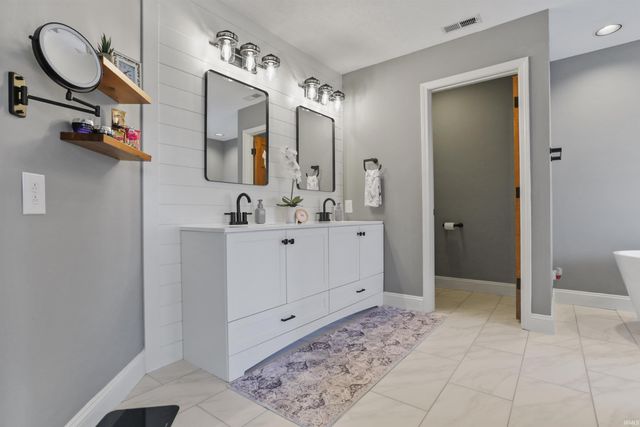 3477 Brookfield Drive, Newburgh, IN 47630