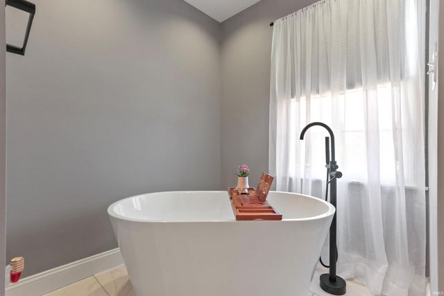3477 Brookfield Drive, Newburgh, IN 47630