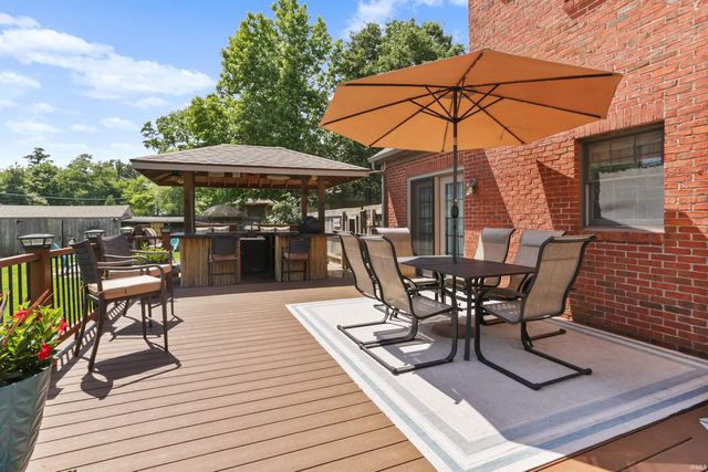 3477 Brookfield Drive, Newburgh, IN 47630