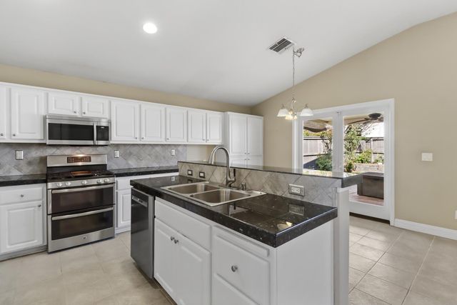 11769 Lilac Canyon Ct, Rancho Cordova, CA 95742