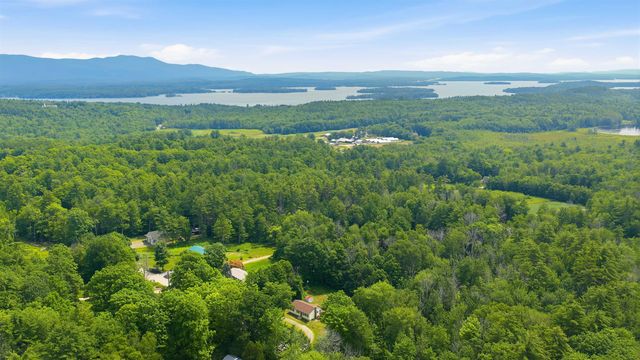 39 Old Center Harbor Road, Meredith, NH 03253