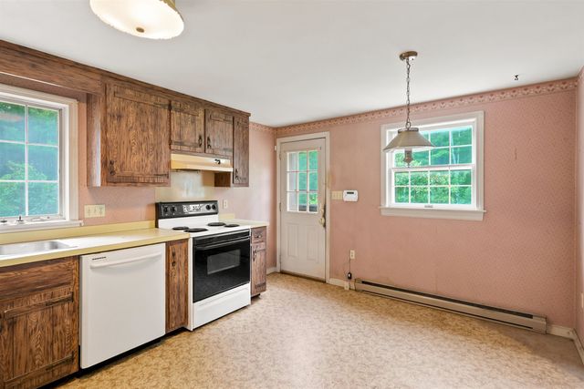 39 Old Center Harbor Road, Meredith, NH 03253