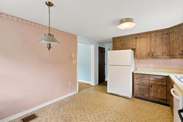 39 Old Center Harbor Road, Meredith, NH 03253