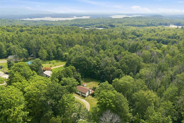 39 Old Center Harbor Road, Meredith, NH 03253