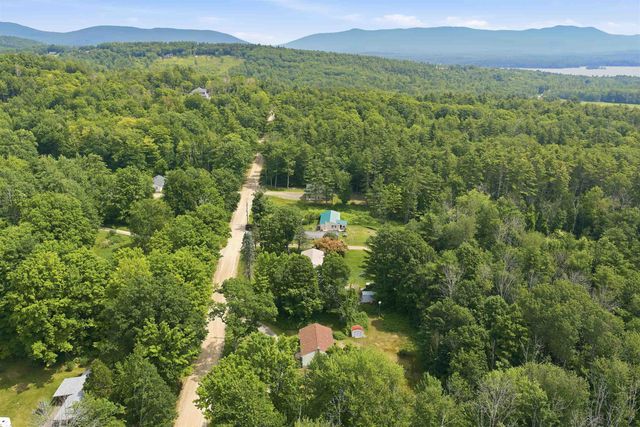 39 Old Center Harbor Road, Meredith, NH 03253