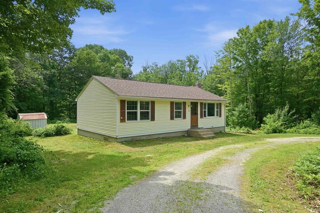 39 Old Center Harbor Road, Meredith, NH 03253