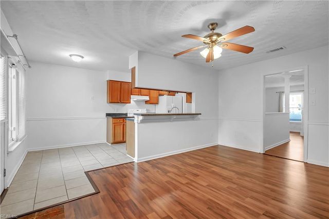 801 Pencil Box WAY, Virginia Beach, VA 23462