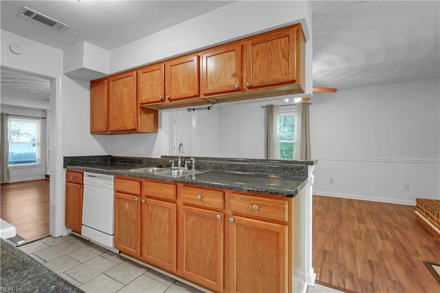 801 Pencil Box WAY, Virginia Beach, VA 23462