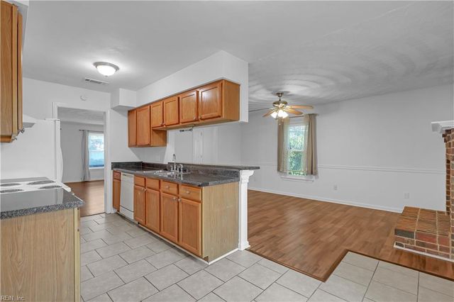 801 Pencil Box WAY, Virginia Beach, VA 23462