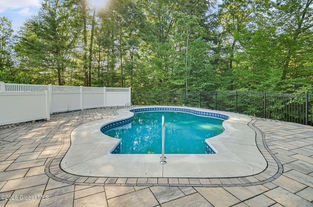 3 Grace Court, Clifton Park, NY 12065