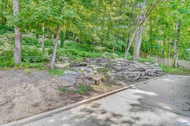 7087 Pale Dawn Place SE, Owens Cross Roads, AL 35763