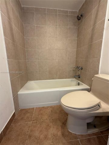 400 Kings Point Dr 608, Sunny Isles Beach, FL 33160