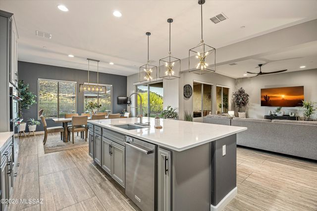 8489 N Lone Ranger Road, Tucson, AZ 85743