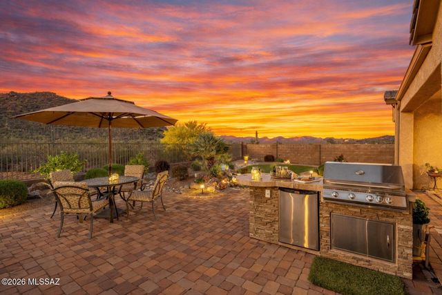 8489 N Lone Ranger Road, Tucson, AZ 85743