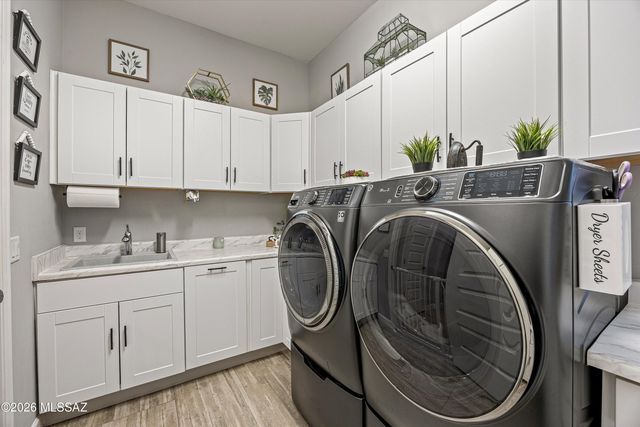 8489 N Lone Ranger Road, Tucson, AZ 85743