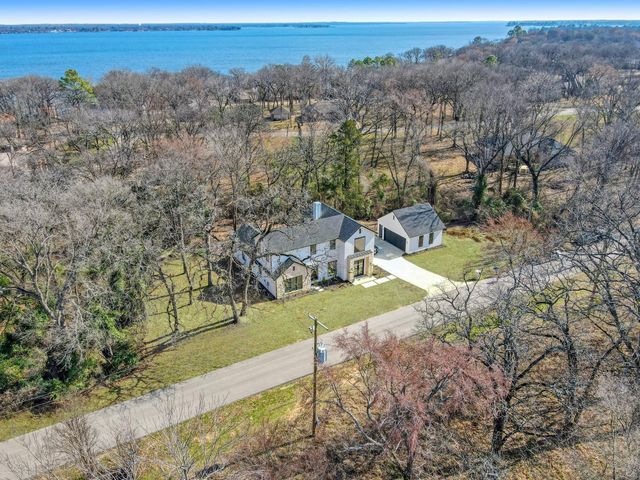 705 Heather Woods Drive, Tool, TX 75143