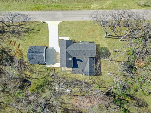 705 Heather Woods Drive, Tool, TX 75143