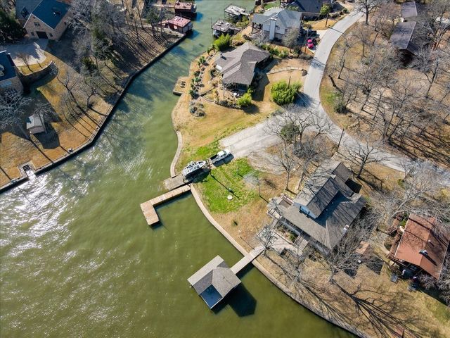 705 Heather Woods Drive, Tool, TX 75143