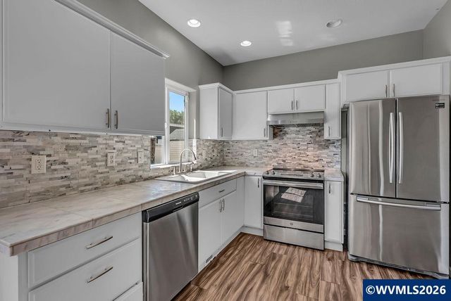 433 S Main St, Mt Angel, OR 97362