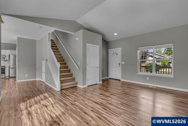 433 S Main St, Mt Angel, OR 97362