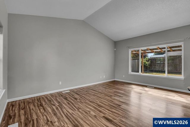 433 S Main St, Mt Angel, OR 97362