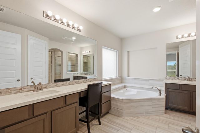 8915 Forest Side Drive, Missouri City, TX 77459