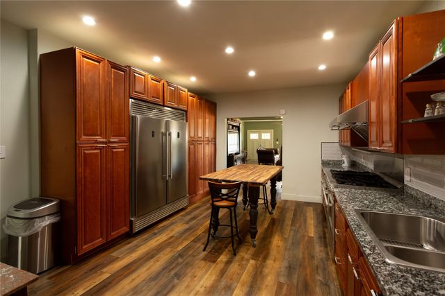 340 a W 3rd Street, Baird, TX 79504