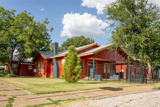 340 a W 3rd Street, Baird, TX 79504