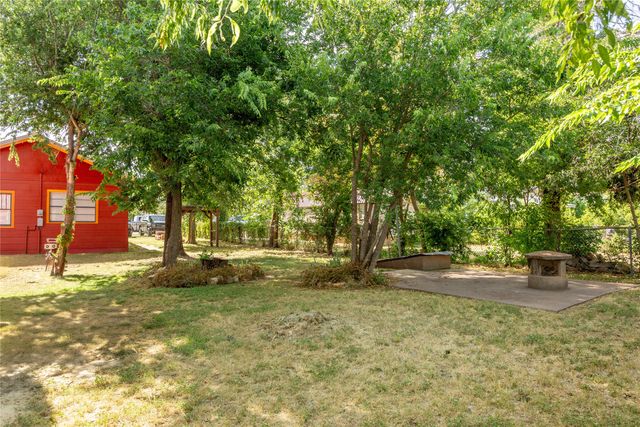 340 a W 3rd Street, Baird, TX 79504