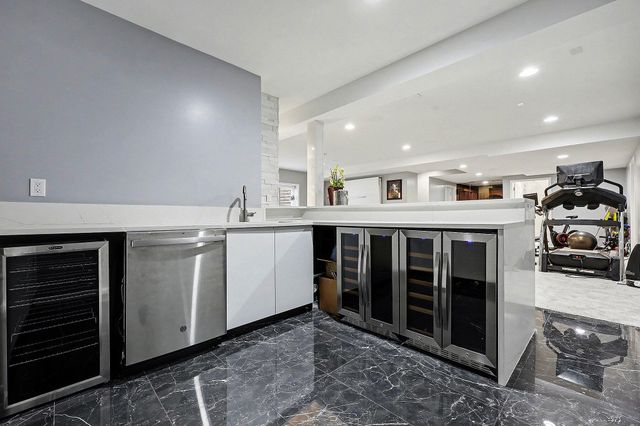 16089 Diamante Drive, Macomb Twp, MI 48044