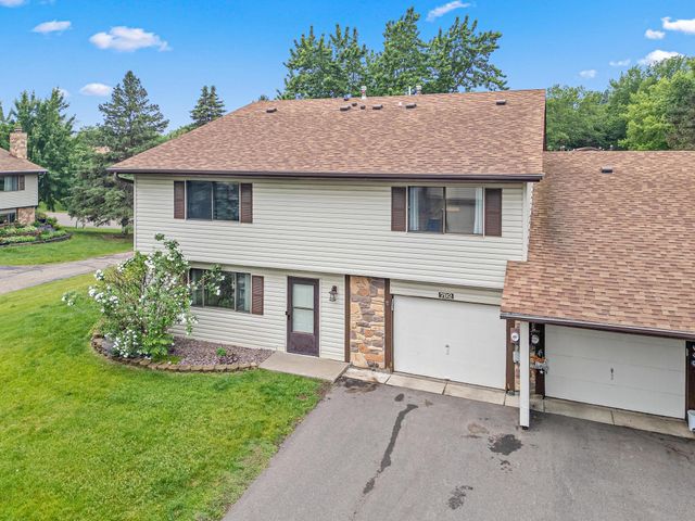 792 Tanglewood Drive, Shoreview, MN 55126